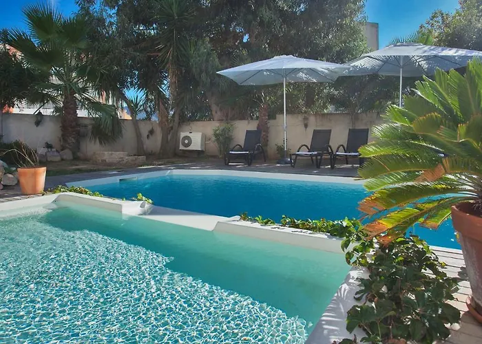 Laniella Location Holiday home