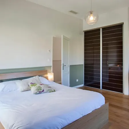 Laniella Location Feriehus *