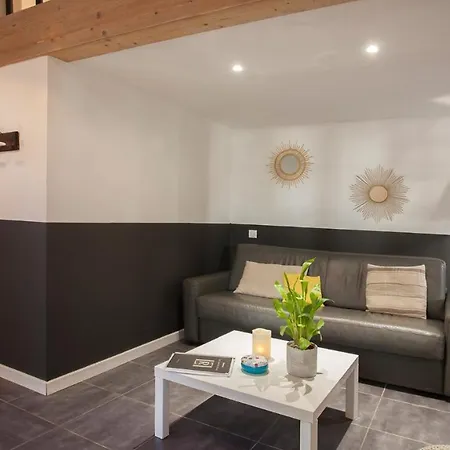 Laniella Location * Calvi (Corsica)