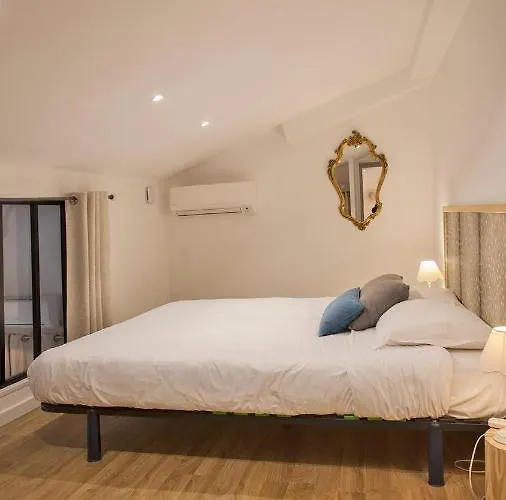 Laniella Location Holiday home