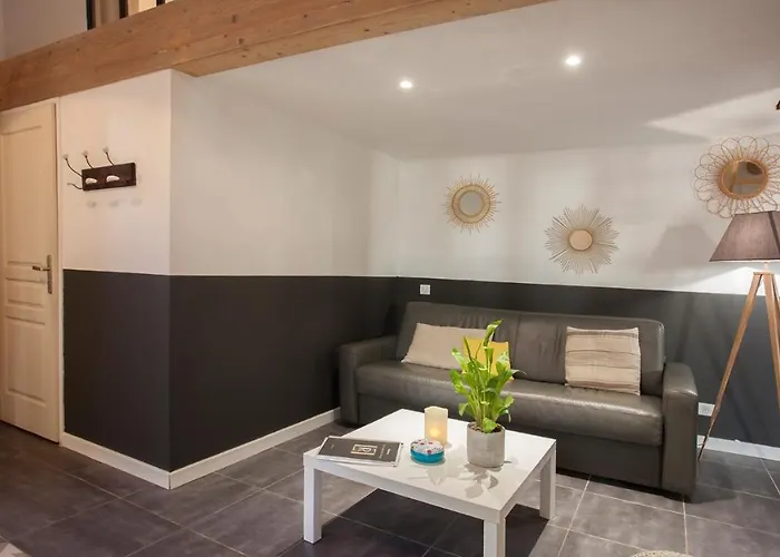 Laniella Location * Calvi (Corsica)