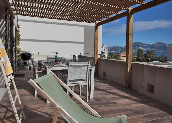 Laniella Location Holiday home